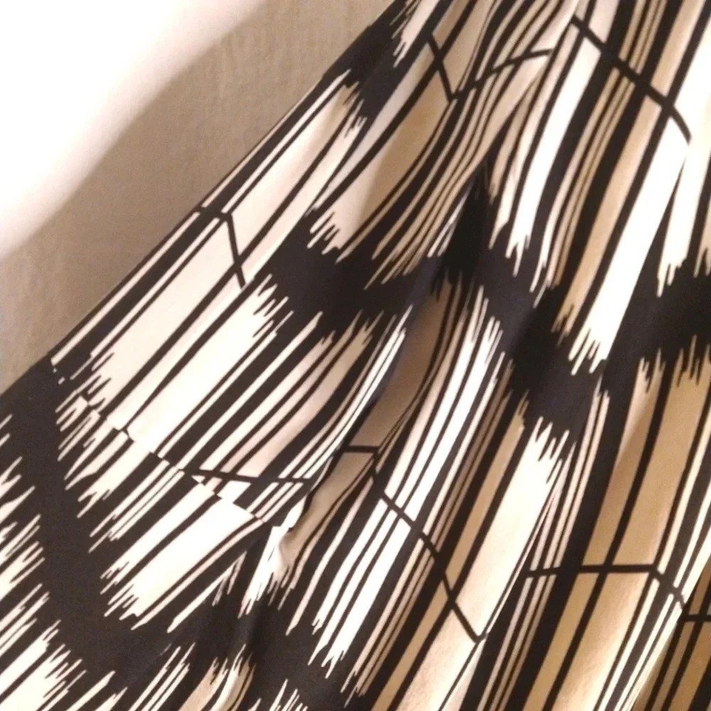 Elegant tahari silk event dress EUC โค๏ธ - Picture 6 of 14